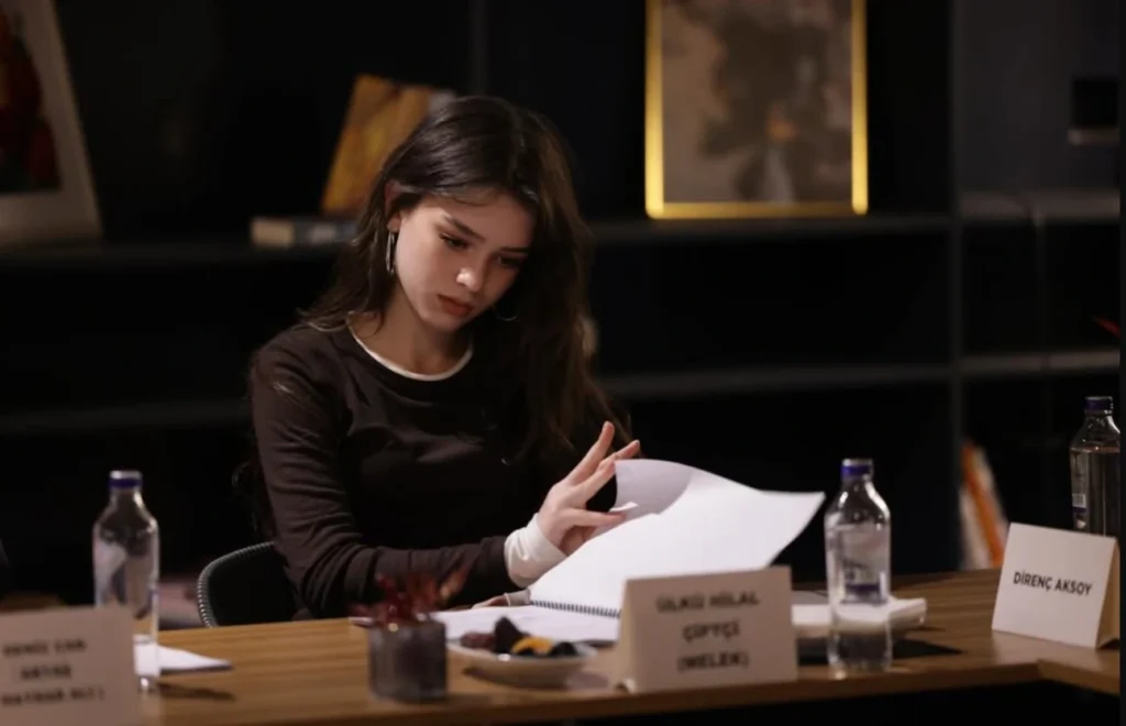 Ülkü Hilal Çiftçi portraying Melek in the Turkish drama series Yeraltı