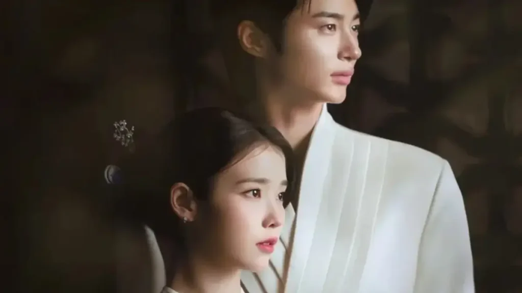 Perfect Crown Teaser: Disney+ Malaysia’s New Romance Drama Perfect Crown teaser scene featuring two royal characters in traditional historical attire looking toward the palace horizon