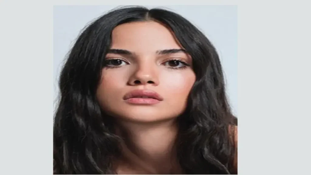 Eylül Lize Kandemir portrait for Başkalarının Hayatı series