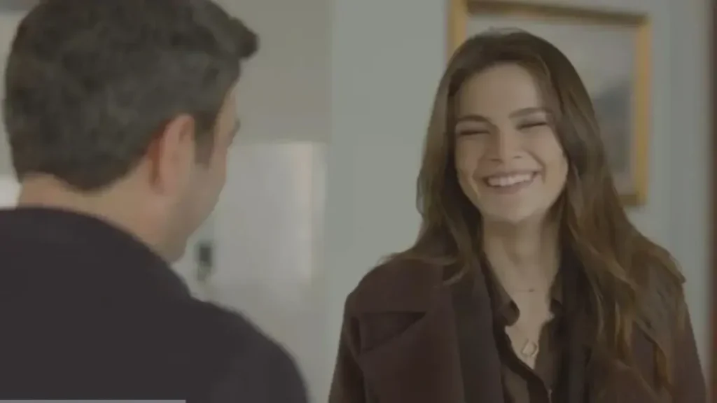 Uzak Şehir cast laughing behind the scenes on Kanal D drama set