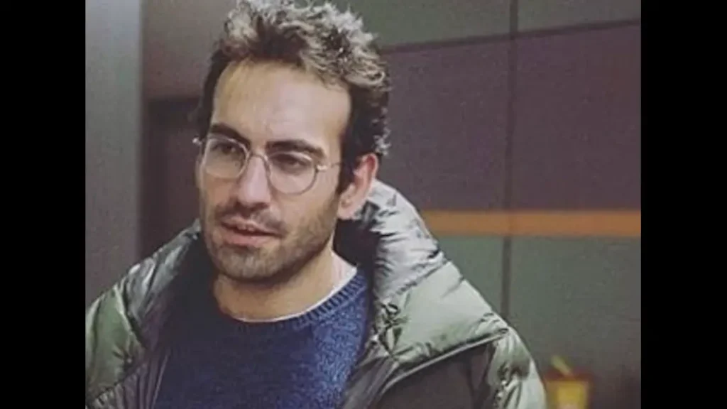 Buğra Gülsoy joins the cast of Turkish comedy series Düğünümüz Var alongside Binnur Kaya, Eda Ece, and Şevval Sam