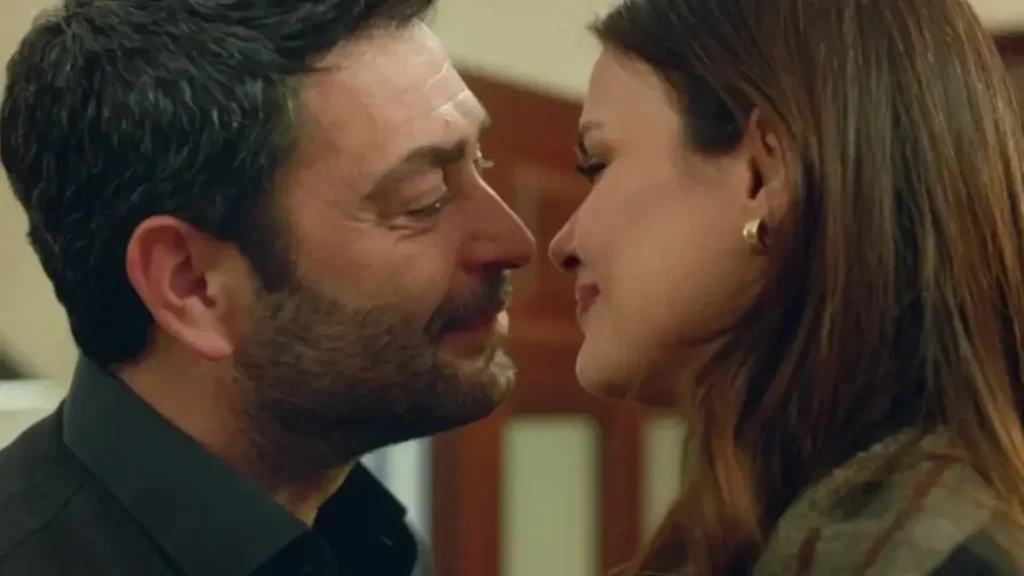Cihan romantically proposes to Alya in Distant City Episode 62