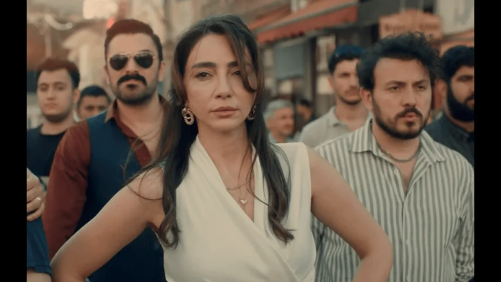 Altı Üstü İstanbul First Look: ATV’s New Turkish Drama Explores Friendship, Ambition, and Survival in the Streets of Istanbul Cast members from Altı Üstü İstanbul in ATV’s upcoming Turkish urban drama
