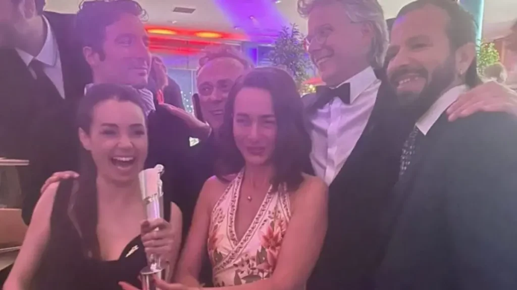 Özgü Namal celebrating Silver Lola Award win with the cast of Yellow Envelopes in Berlin