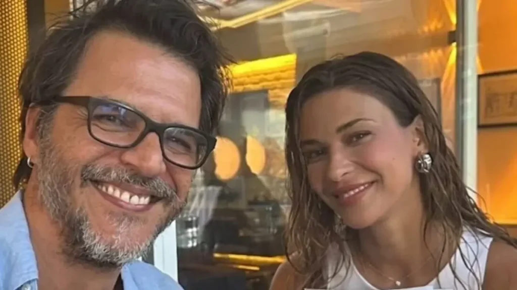 Mehmet Günsür and Devrim Özkan during preparations for Love Coincidences Happen 3 before filming begins.