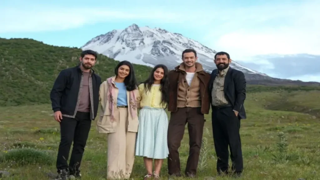 Aytaç Şaşmaz, Helin Kandemir and cast members filming Sevdiğim Sensin season finale near Mount Hasan in Aksaray