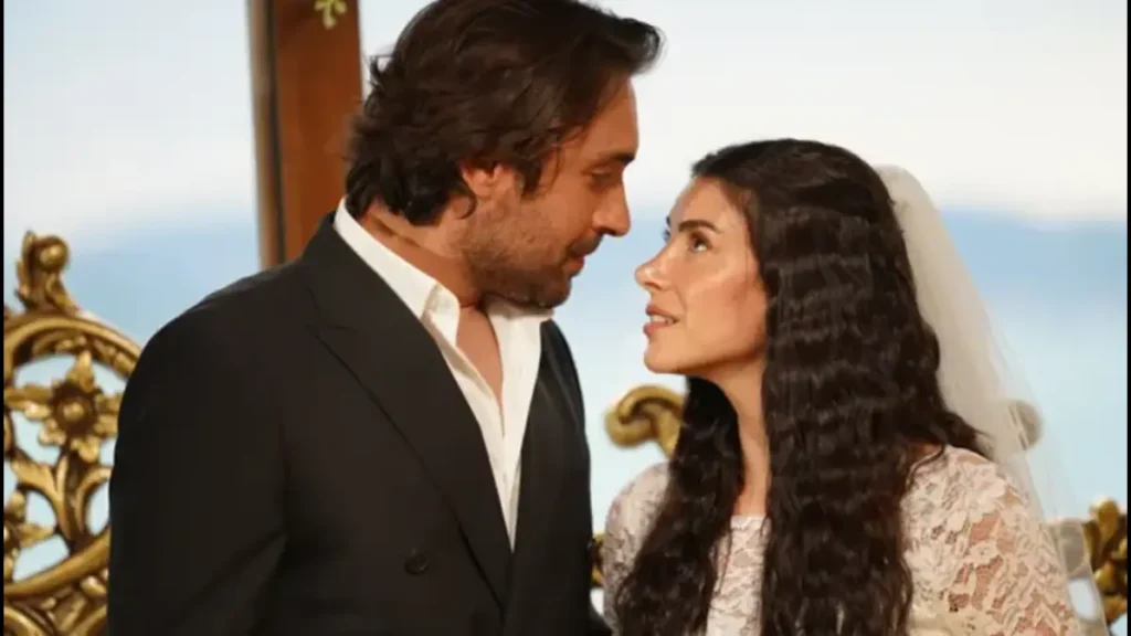 Taşacak Bu Deniz Season Finale Episode 31 featuring Esme Adil and Eleni at Koçari Mansion